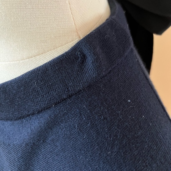 Burberry Bow Detail Women’s Sweater - Picture 6 of 8